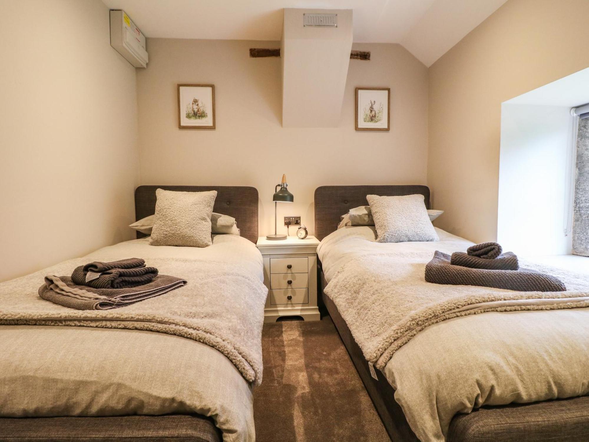 Dale End Farm Cottage Бейкуел Екстериор снимка